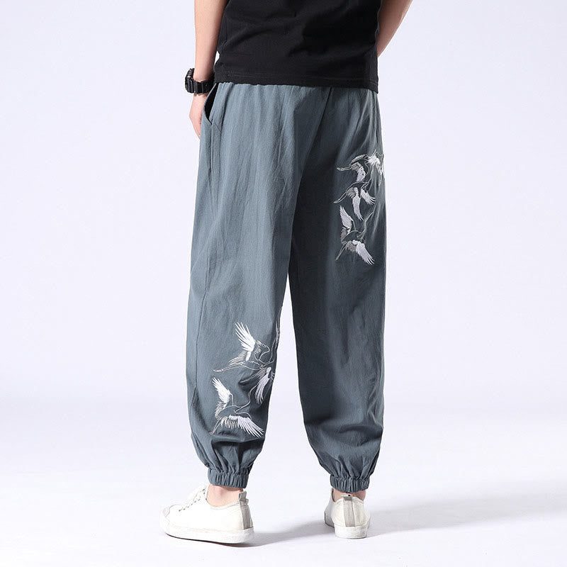 Pantalones harén con cordón y bolsillos para hombre con diseño bordado de grulla blanca y Buddha Stones - Azul polvoriento - US/UK/AU42, EU52 (3XL) - image 0