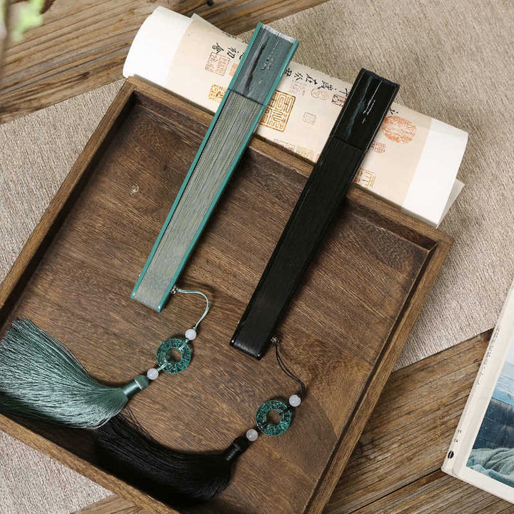 Abanico plegable de bambú de mano con diseño de grulla de río y montaña retro con Buddha Stones