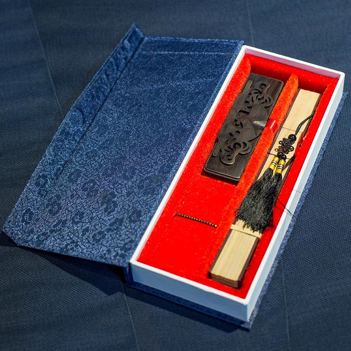 Abanico plegable de madera birmana de mano con diseño de la colina del tigre y tallado hueco de Buddha Stones en el jardín de Suzhou