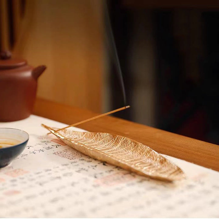 Quemador de incienso curativo con hojas orientales de aleación de Buddha Stones