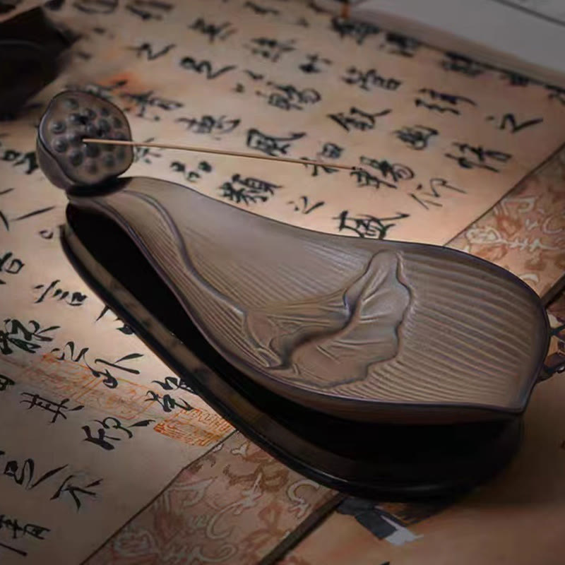 Quemador de incienso de cerámica marrón con forma de vaina de loto y Buddha Stones para curación zen
