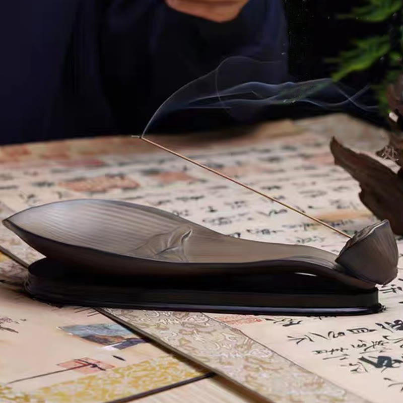 Quemador de incienso de cerámica marrón con forma de vaina de loto y Buddha Stones para curación zen