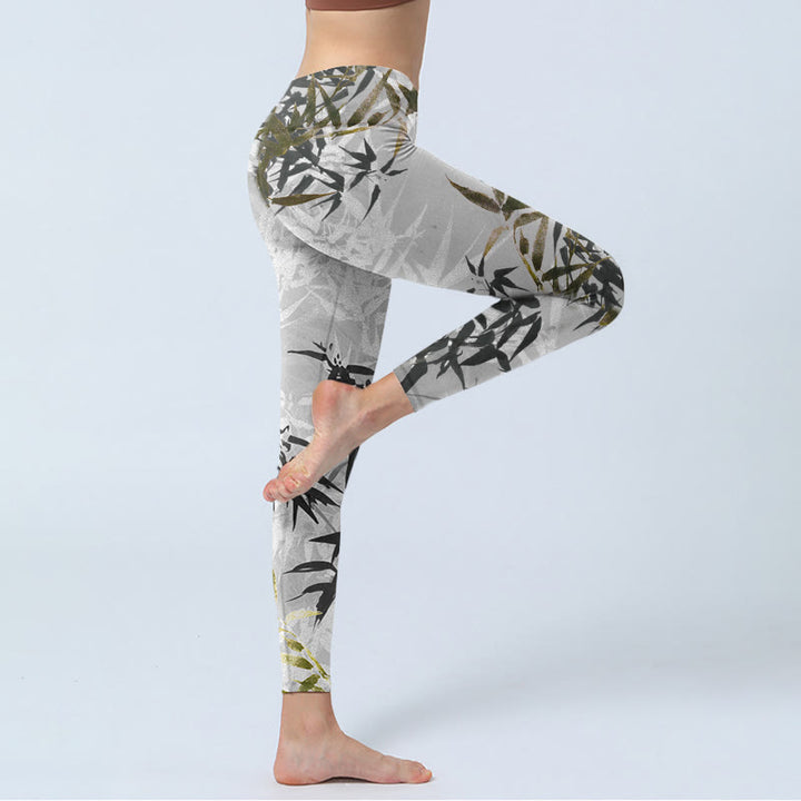 Leggings de yoga para mujer con estampado de hojas de bambú y Buddha Stones en color gris oscuro - image 4