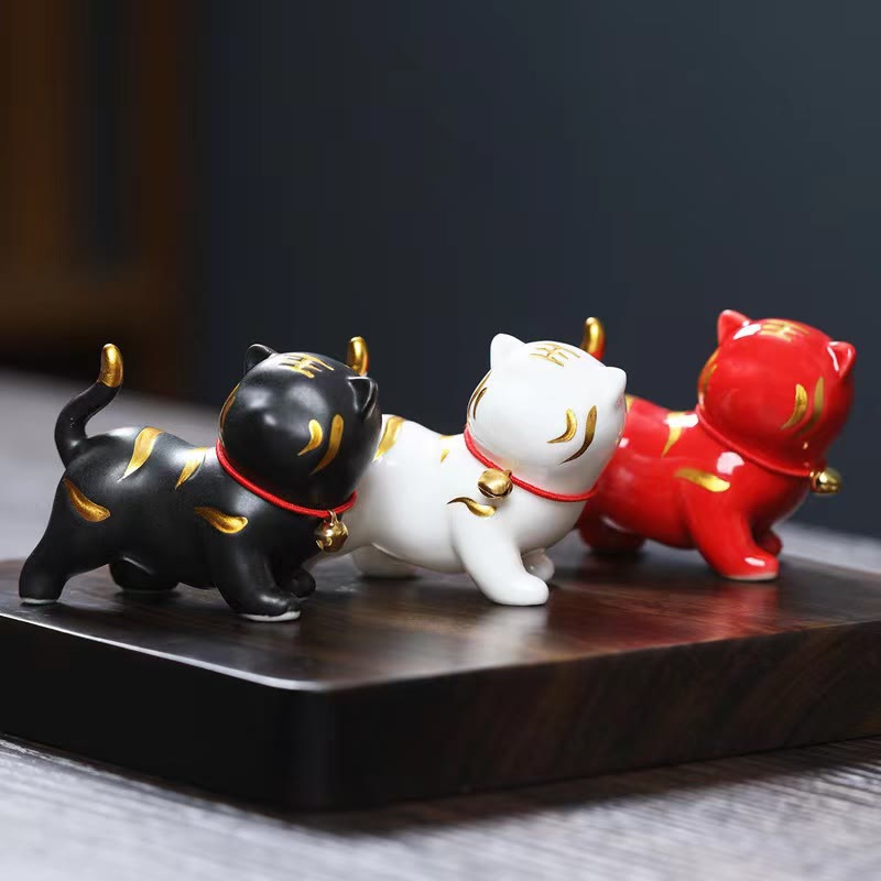 Figura decorativa de cerámica para escritorio del hogar con forma de tigre en miniatura con Buddha Stones