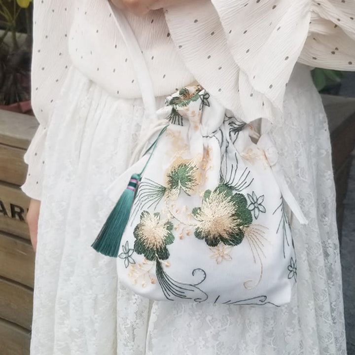 Bolso bandolera de lona con Buddha Stones , flores bordadas y flores de cerezo enredaderas.