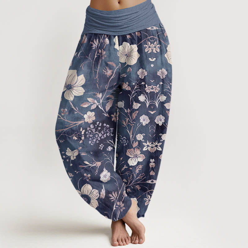 Pantalones harén para mujer con cintura elástica y diseño de flores blancas y vides sinuosas. - Celeste - US22,UK/AU26,EU54 (6XL) - image 8