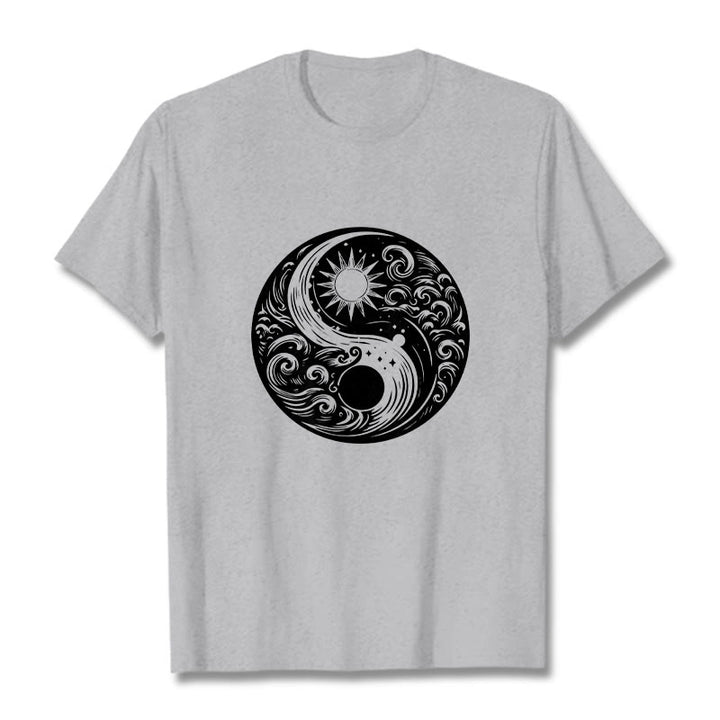 Camiseta de algodón con estampado de Buddha Stones, sol, luna, olas, Yin Yang - Gris claro - 2XL - image 20