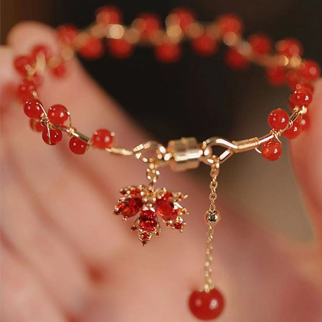 Pulsera con amuleto de la suerte de hoja de arce roja con Buddha Stones