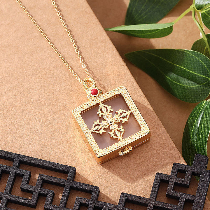 Colgante de collar de suerte con doble Dorje de jade blanco chapado en oro de 24 quilates - image 7