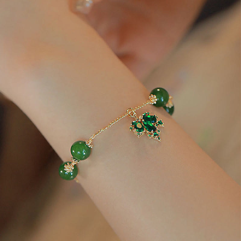 Pulsera de fuerza de valor de hoja de arce de calcedonia verde chapada en oro de 14 quilates con Buddha Stones