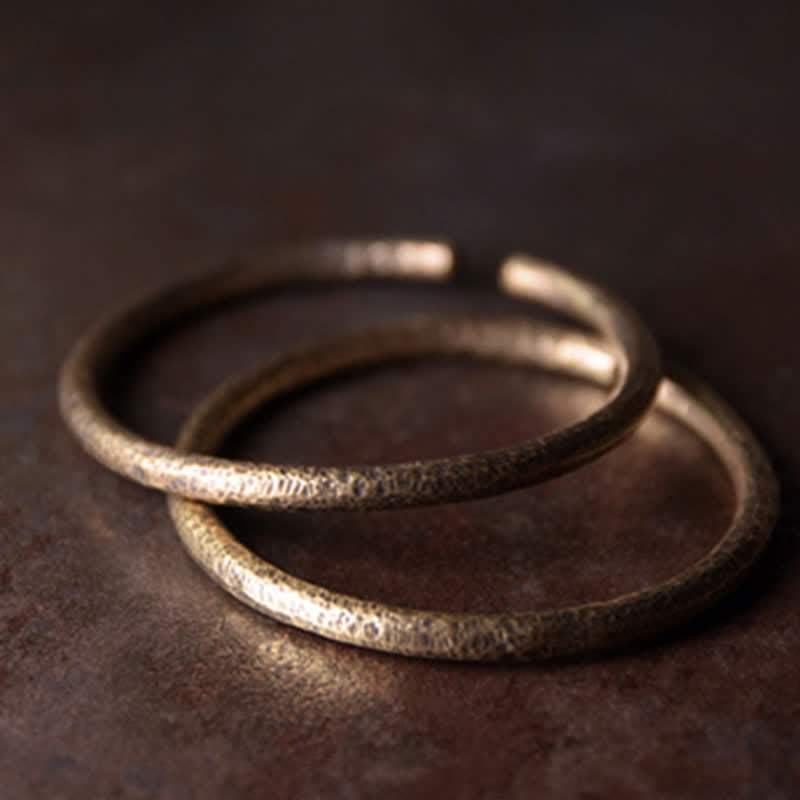 Brazalete ajustable con equilibrio de cobre y diseño rústico de Buddha Stones