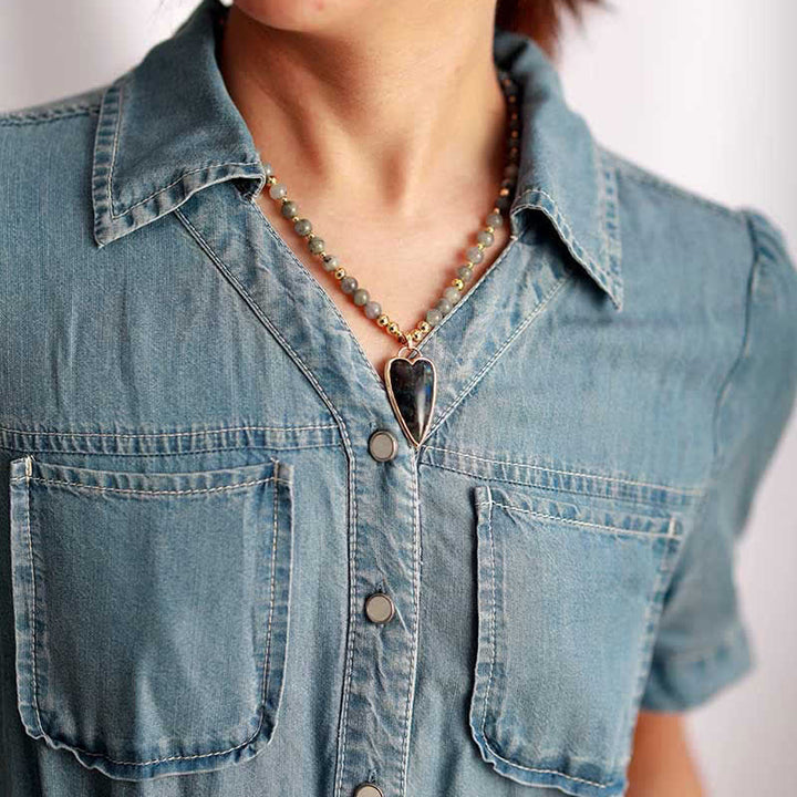 Colgante de collar con cuentas curativas de apoyo de labradorita de Buddha Stones
