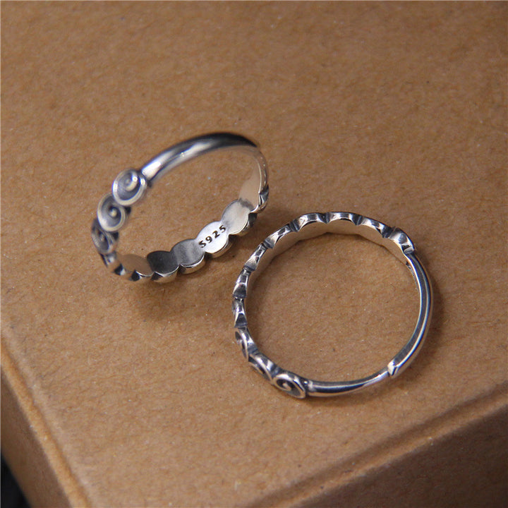 Anillo grabado con nubes propicias de plata de ley 925 con Buddha Stones