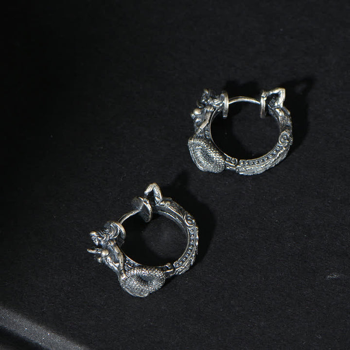 Pendientes de protección con patrón de aro de dragón de plata de ley 925