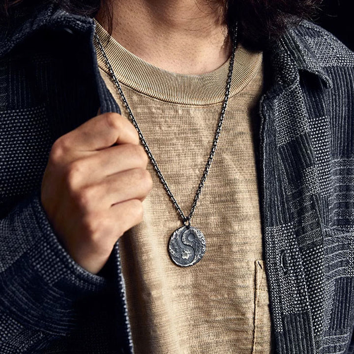 Collar con colgante de armonía con textura de martillo Yin Yang de plata de ley 990 con Buddha Stones - image 5