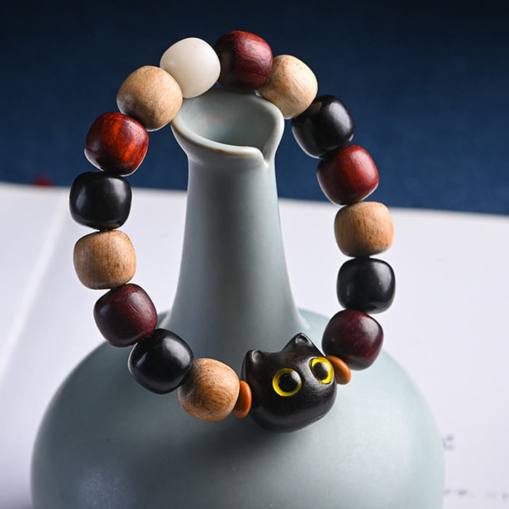 Pulsera de protección con grabado de gato lindo de madera de ébano de sándalo rojo de hoja pequeña con Buddha Stones - image 3