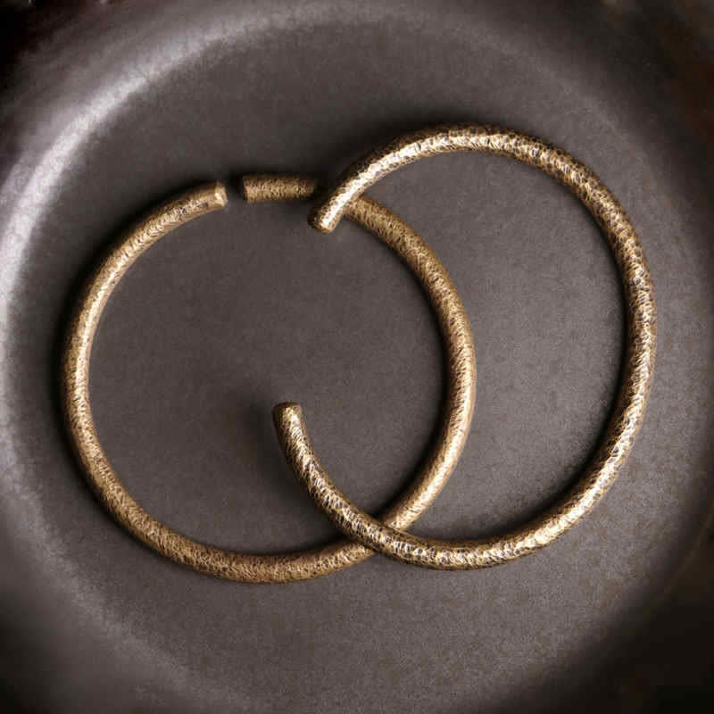 Brazalete ajustable con equilibrio de cobre y diseño rústico de Buddha Stones