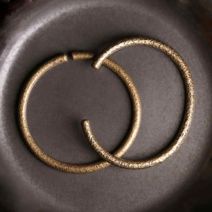 Brazalete ajustable con equilibrio de cobre y diseño rústico de Buddha Stones
