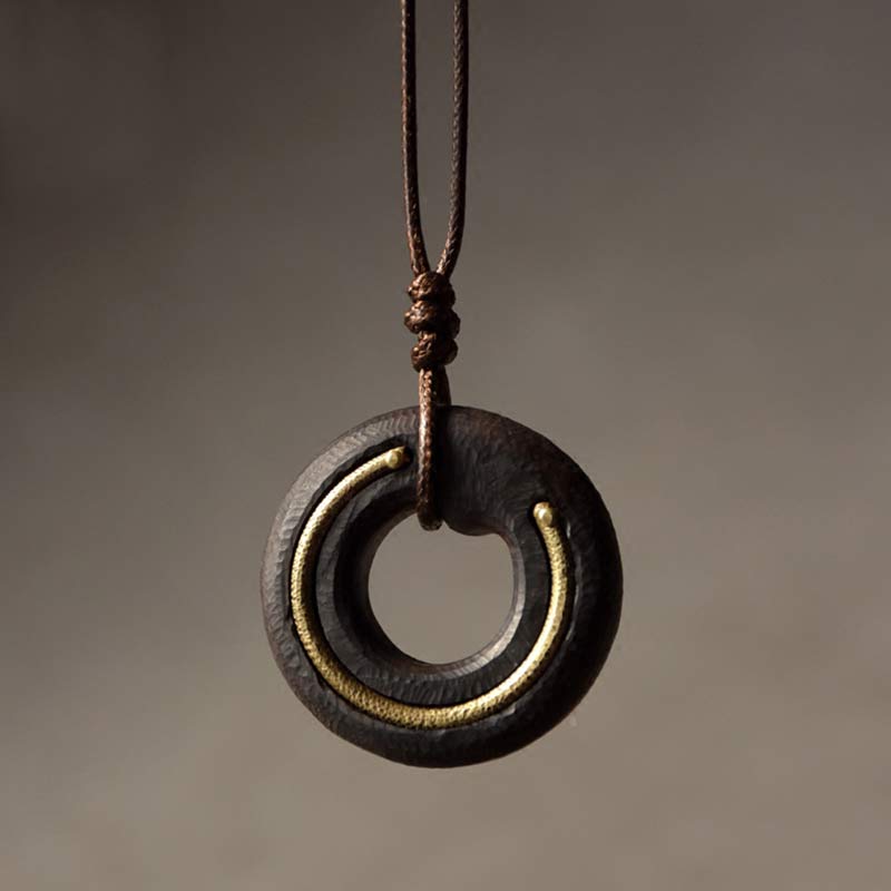 Collar con colgante de madera de ébano con círculo zen y Buddha Stones - Madera de ébano - image 1