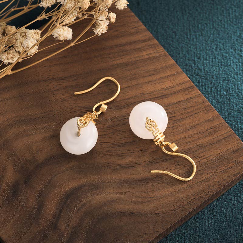 Pendientes de la fortuna de la doble felicidad del jade blanco de las Buddha Stones