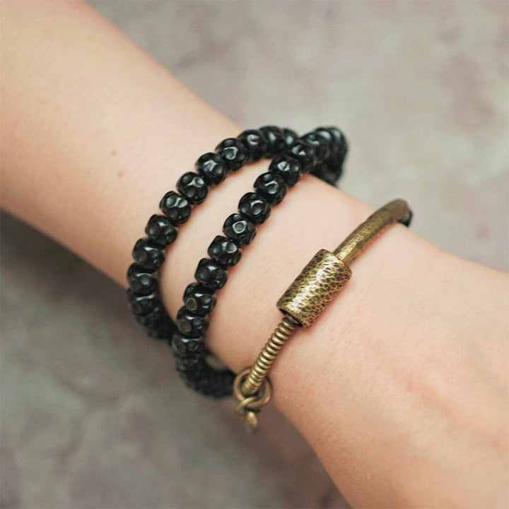 Pulsera de triple vuelta con Buddha Stones, concha de coco retro, latón y cobre. - image 10