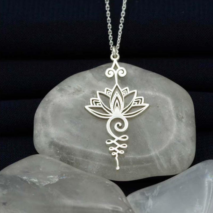Colgante de collar de riqueza de suerte de loto con Buddha Stones