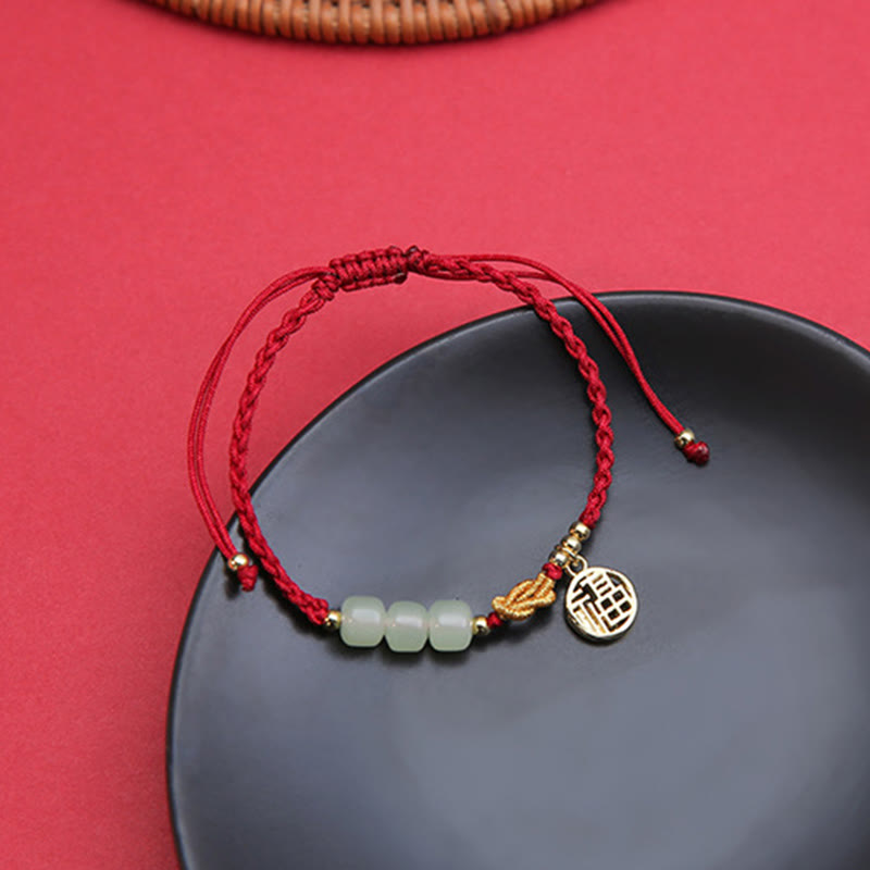 Pulsera de cuerda roja de la suerte con dije de personaje Fu con cuentas de jade hechas a mano con Buddha Stones