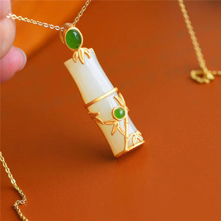 Colgante de collar de protección de bambú de jade cian de jade blanco con Buddha Stones