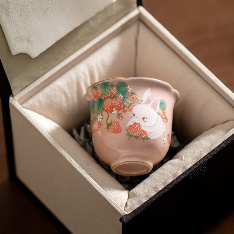 Taza de té de cerámica con diseño de flor de conejo y fresa, Buddha Stones, taza de té de Kung Fu, 55ml