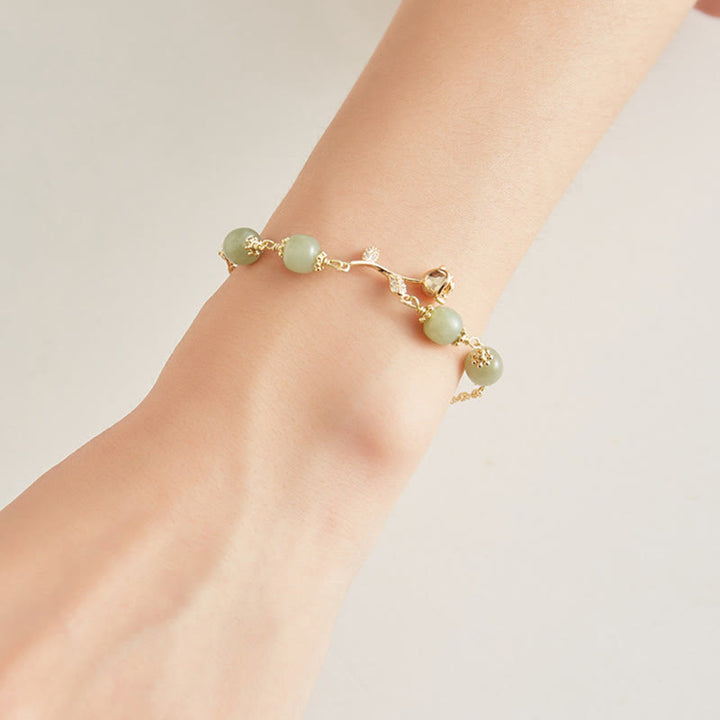 Pulsera de cadena de la suerte con flor de rosa dorada y jade hetiano chapado en oro de 14 Buddha Stones
