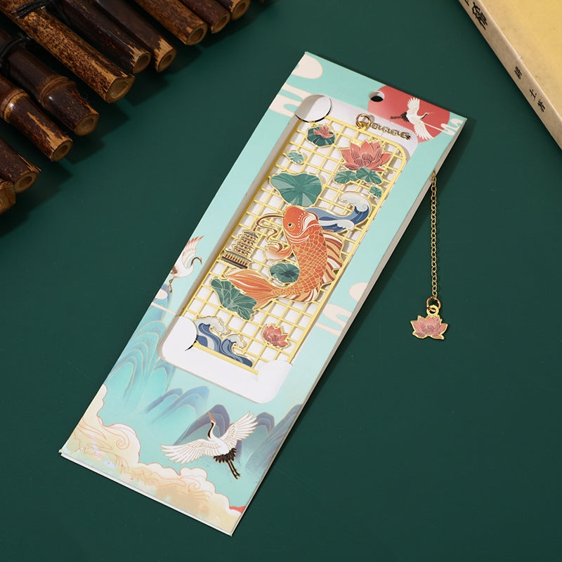 Marcapáginas hueco de metal y latón con diseño de Buddha Stones, alce, pez koi, grulla y zorro de nueve colas