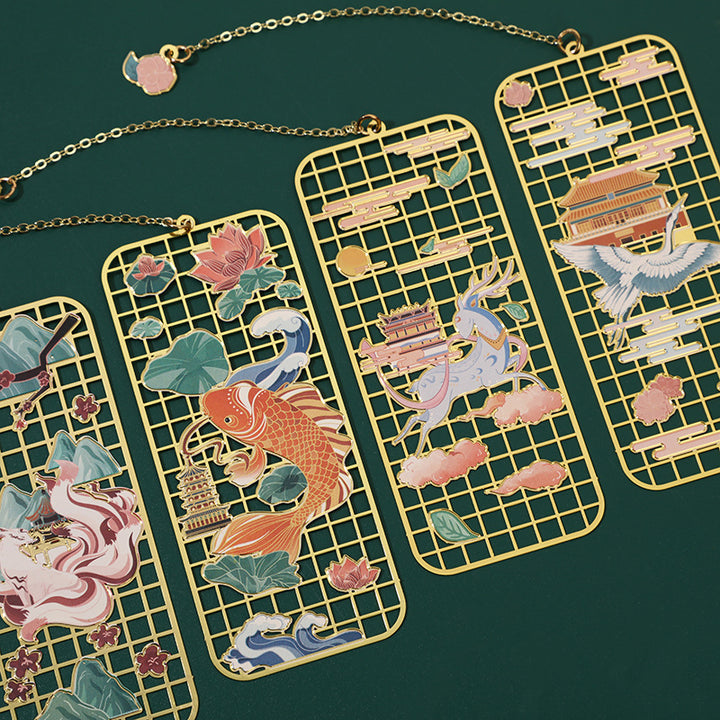 Marcapáginas hueco de metal y latón con diseño de Buddha Stones, alce, pez koi, grulla y zorro de nueve colas