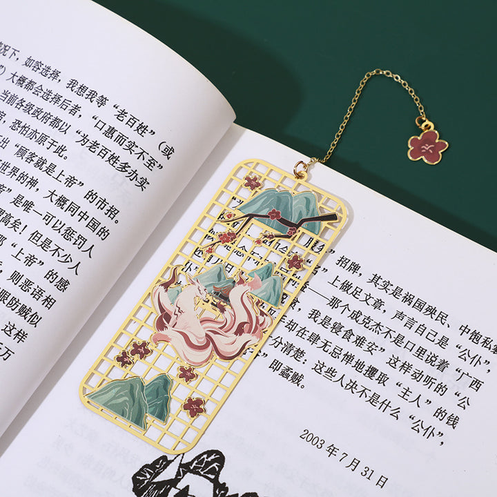 Marcapáginas hueco de metal y latón con diseño de Buddha Stones, alce, pez koi, grulla y zorro de nueve colas