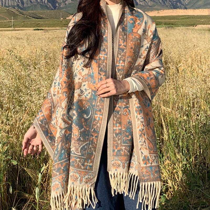 Bufanda de viaje acogedora con borlas y ramas de flores tibetanas de Buddha Stones - image 3