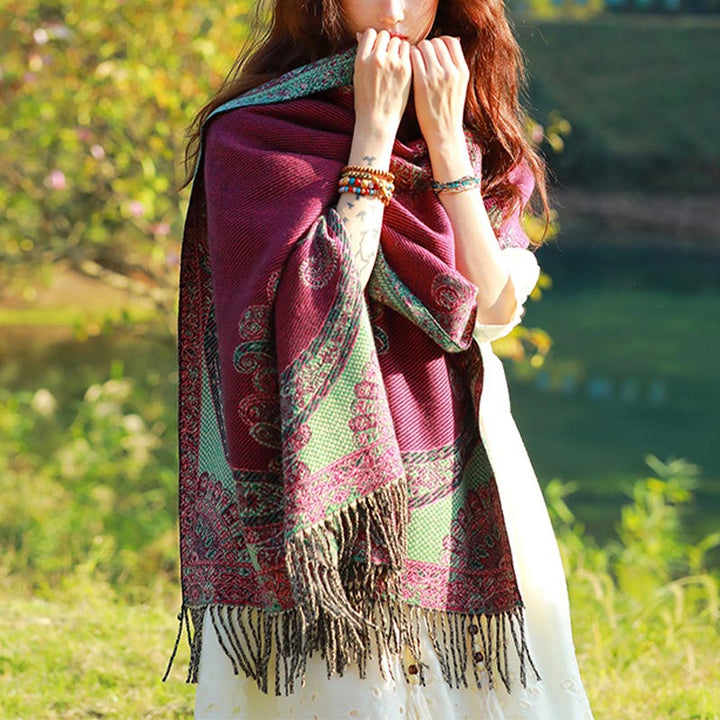 Bufanda de viaje acogedora con diseño de hojas de vid tibetanas de Buddha Stones - image 14