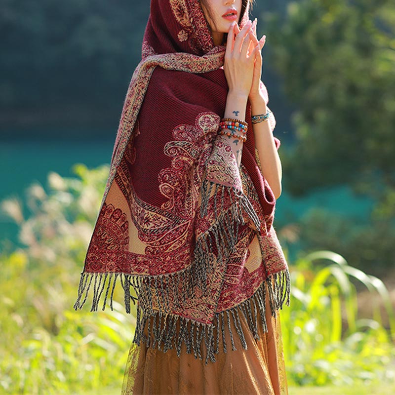 Bufanda de viaje acogedora con diseño de hojas de vid tibetanas de Buddha Stones - image 2