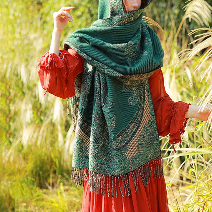 Bufanda de viaje acogedora con diseño de hojas de vid tibetanas de Buddha Stones - Verde oscuro - image 31