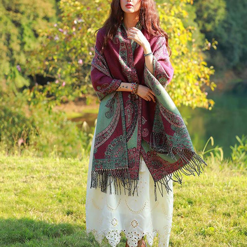 Bufanda de viaje acogedora con diseño de hojas de vid tibetanas de Buddha Stones - image 16