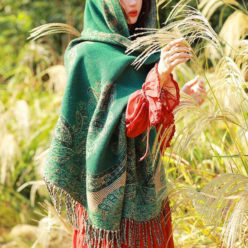 Bufanda de viaje acogedora con diseño de hojas de vid tibetanas de Buddha Stones - image 33