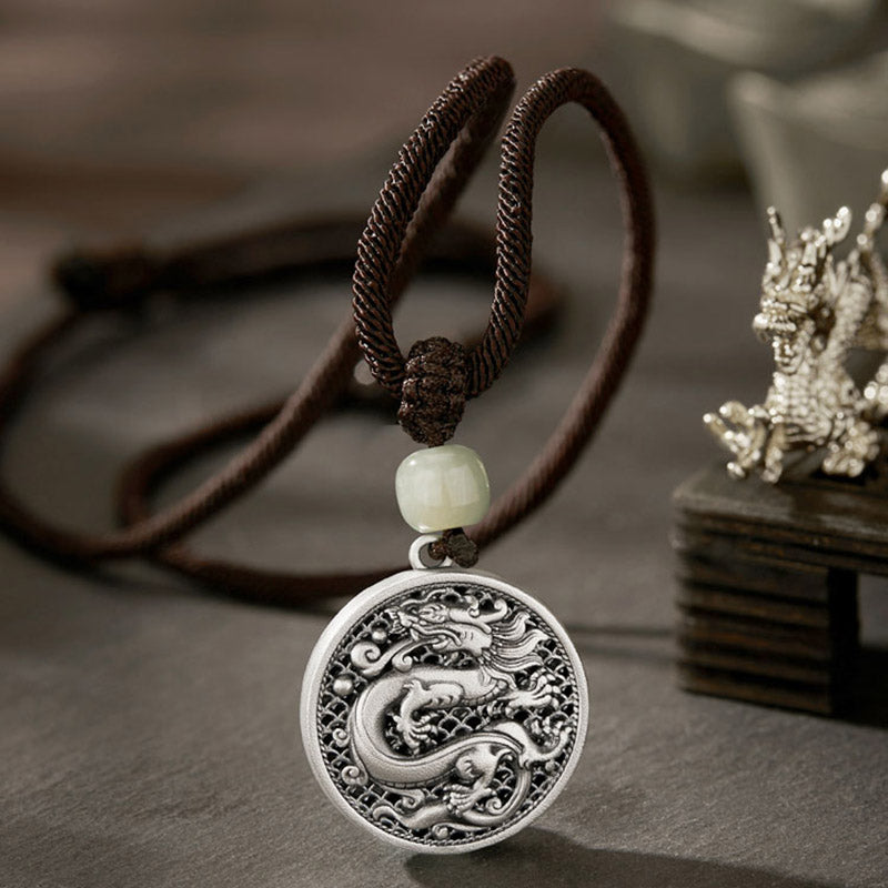 Collar con colgante de plata de ley 999 con Buddha Stones, diseño del Año del Dragón Fu, con carácter de jade hetiano - Personaje del dragón Fu - image 0