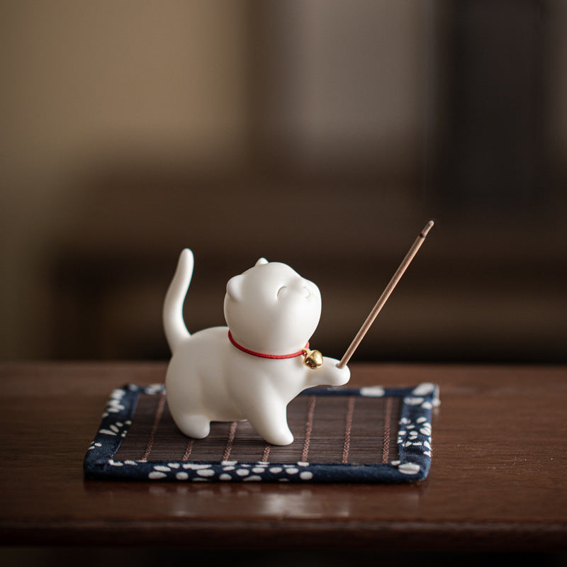 Mini gato de la suerte, Buddha Stones, gatito, té, mascota, cerámica, decoración de escritorio para el hogar con estera de Bambú - Gatito blanco 6,2 cm x 3,2 cm x 5,6 cm - image 1