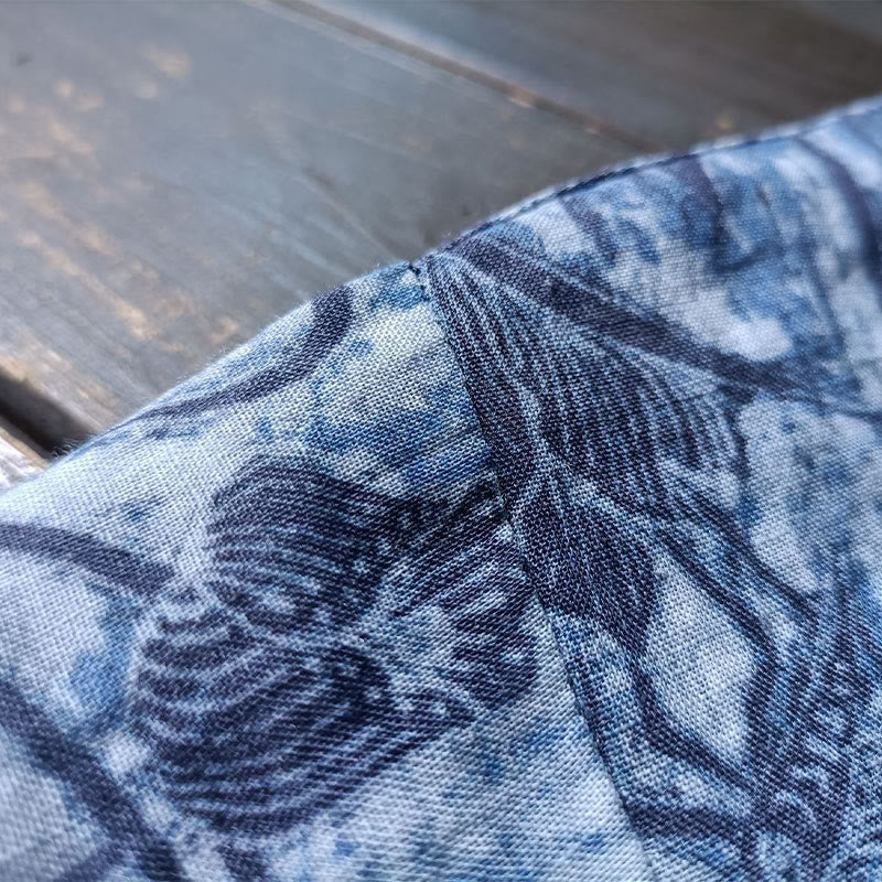 Camisa de lino con ramio y manga larga con diseño retro de flores blancas y azules y botones de rana de Buddha Stones - image 10