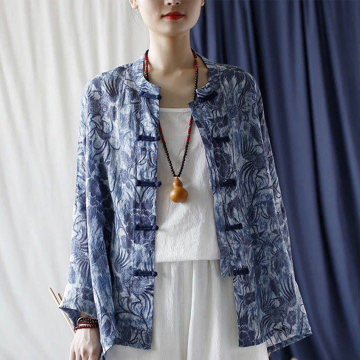 Camisa de lino con ramio y manga larga con diseño retro de flores blancas y azules y botones de rana de Buddha Stones - image 16