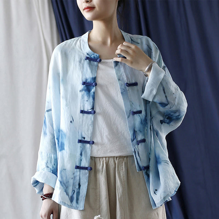 Camisa de lino con ramio y manga larga con diseño de flores azules teñidas con efecto tie-dye y Buddha Stones