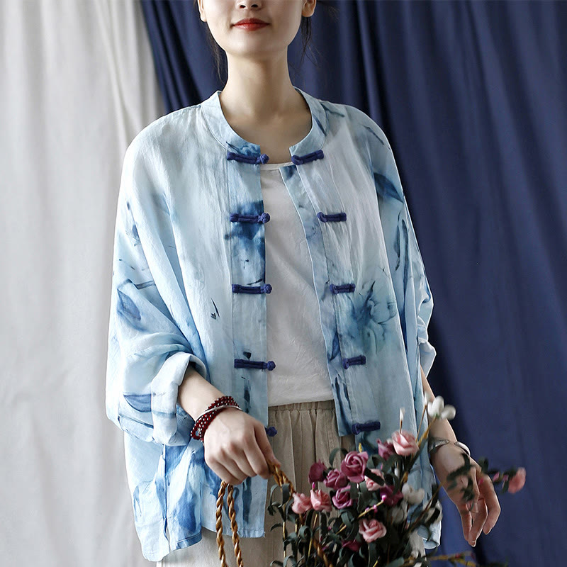 Camisa de lino con ramio y manga larga con diseño de flores azules teñidas con efecto tie-dye y Buddha Stones
