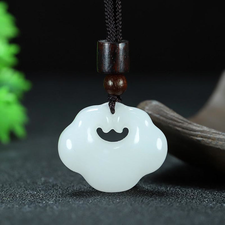 Buddha Stones Colgante de jade de seda dorada con candado chino de Tianshan Jade - Jade de seda dorado pequeño de 25 x 29 mm (el color del jade puede variar) - image 8