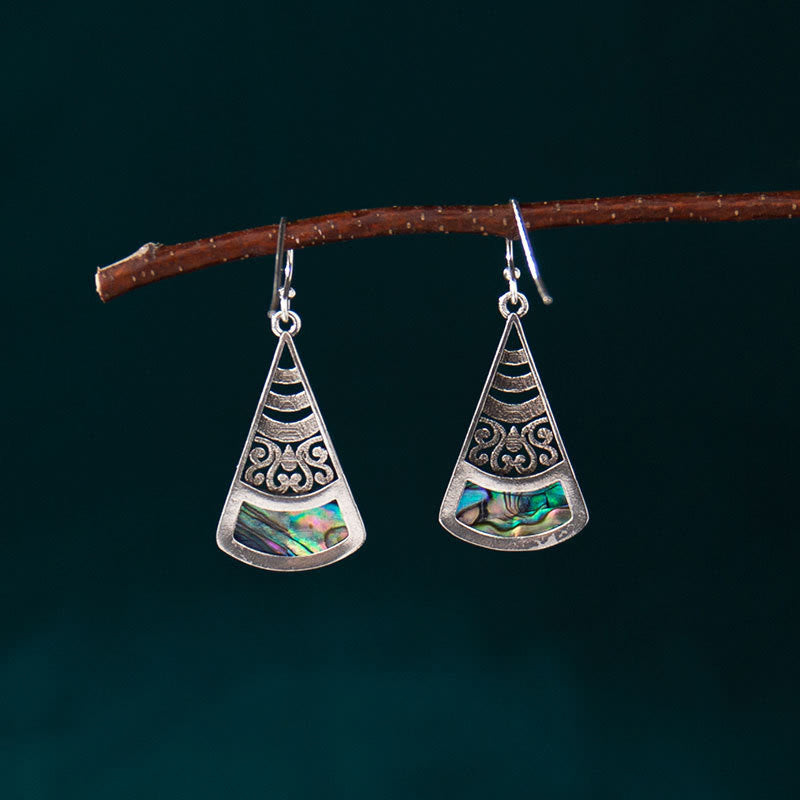 Buddha Stones Pendientes colgantes de bendición con diseño hueco de piedra Tridacna de cobre - image 1