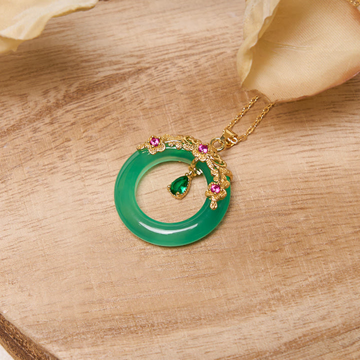 Buddha Stones Colgante de collar con diseño de hebilla de paz y fuerza de calcedonia verde - image 3