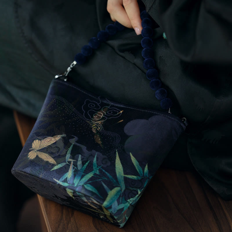 Buddha Stones Bolso bandolera con cadena de metal, diseño de hojas de bambú, mariposas, peonías y urracas. - image 10