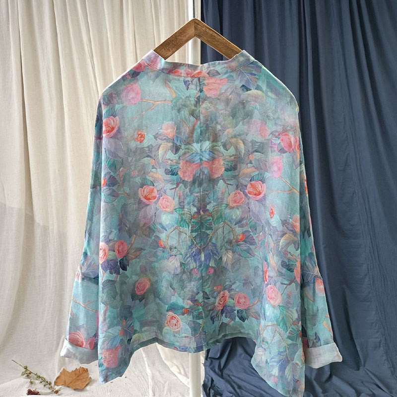 Buddha Stones Flores rosadas Estampado de hojas verdes Diseño de botón de rana Camisa de chaqueta de lino de ramio de manga larga